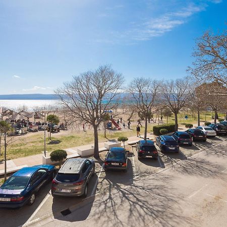 Sandy Beach Apartment Омиш Экстерьер фото