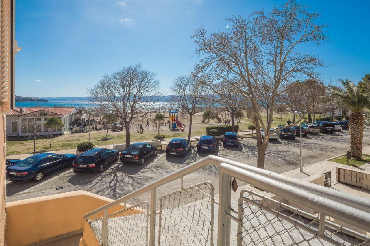 Sandy Beach Apartment Омиш Экстерьер фото